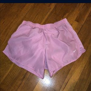 NIKE PINK RUNNING SHORTS SIZE L